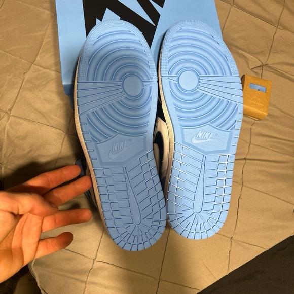 Size 11 - Jordan 1 Retro OG High UNC Toe - Picture 4 of 9